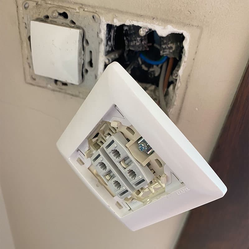 Persiana abierta reparada